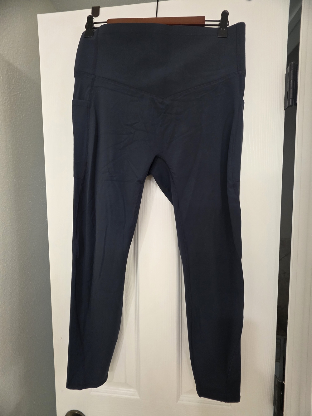 HALARA Navy High-Rise Leggings with Side Pockets